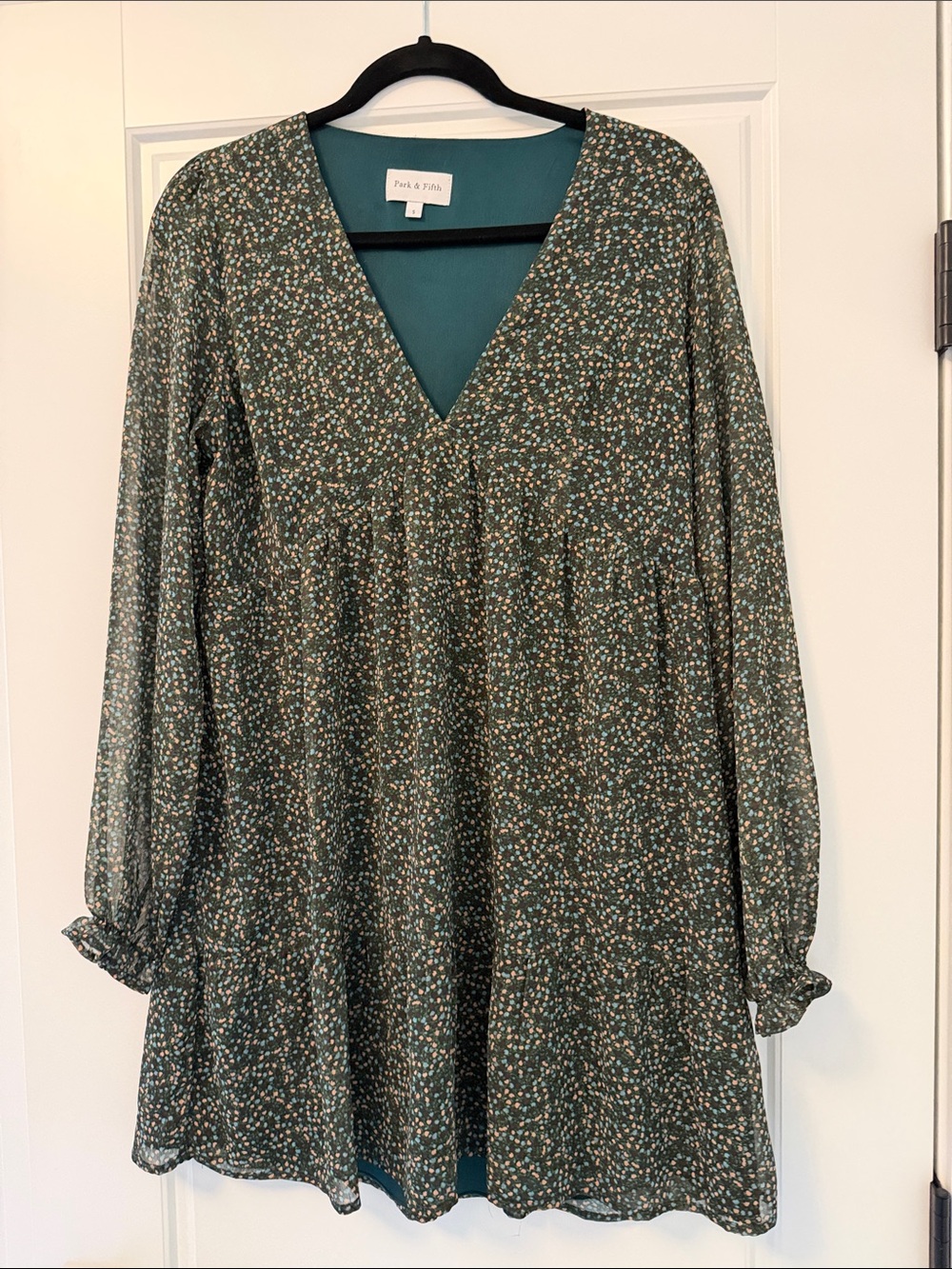 Park & Fifth Teal Green Floral V-Neck Long Sleeve Dress